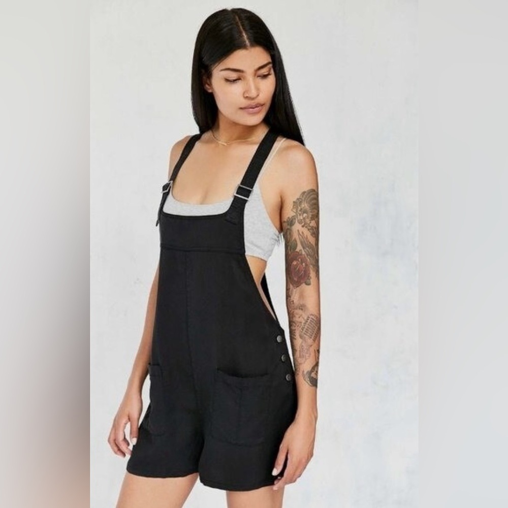 BDG Shorts Overalls